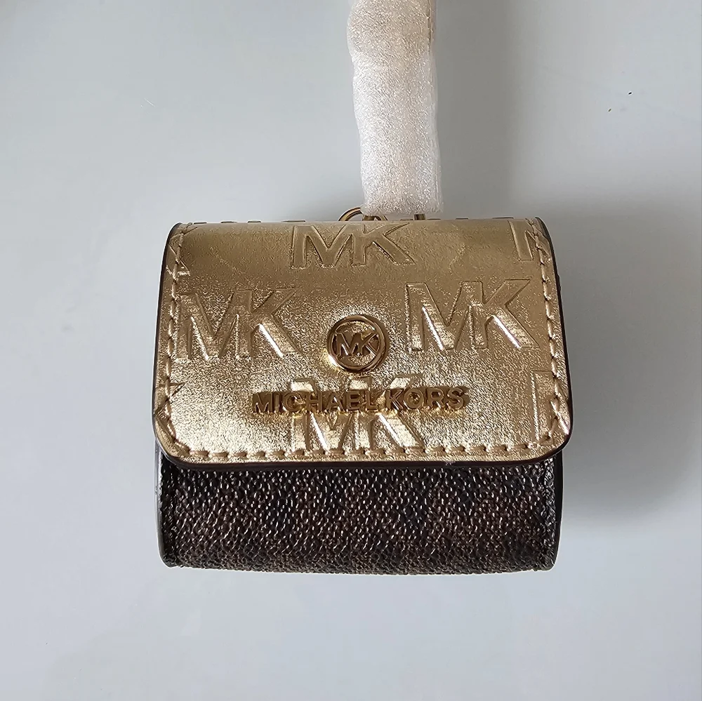 Michael Kors Airpods Pro Case - Picture 3 of 9